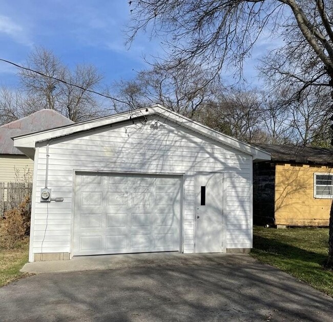 Photo - 313 Coles Ferry Pike