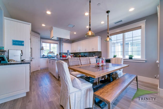 Photo - 1922 Cambridge Ave