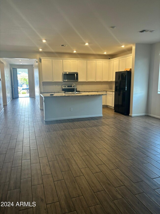 Photo - 2002 E Brooklyn Dr