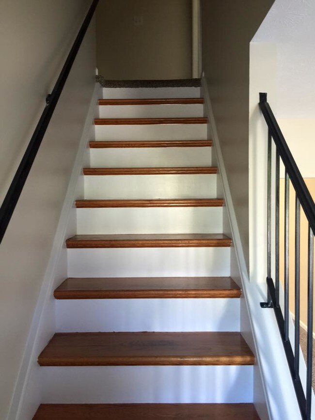 689 Royal Sunset Dr Townhome Townhome Rental in ster NY