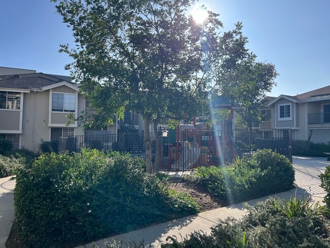 Photo - 3545 Grove St Unidad 127