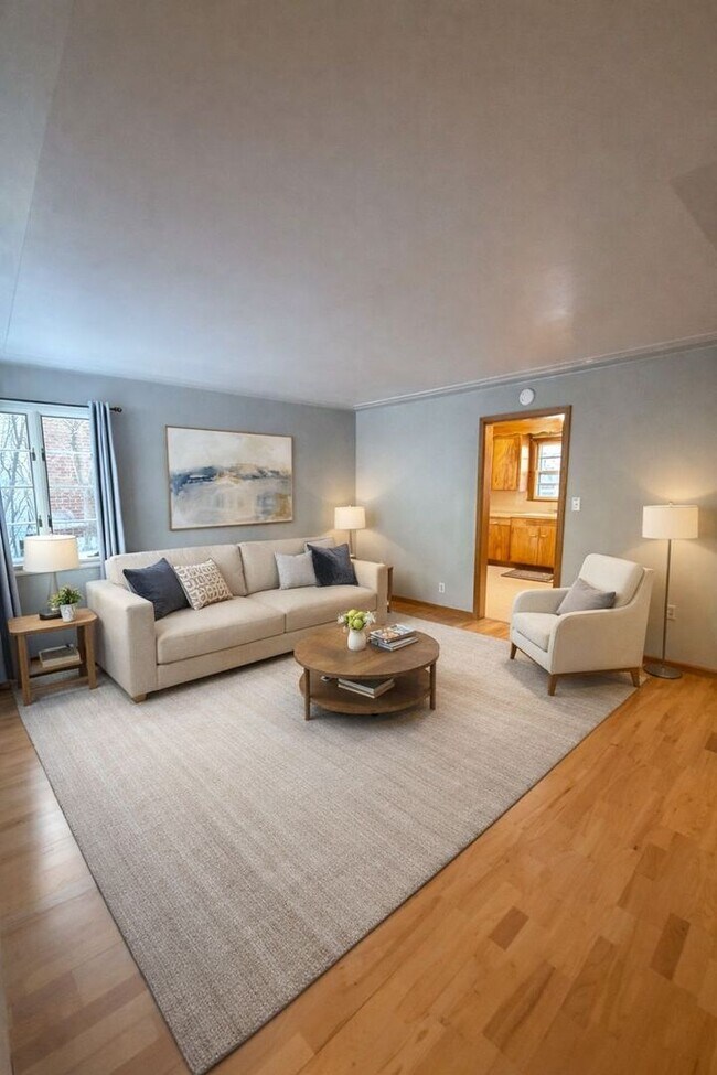 Photo - AVAILABLE NOW! - 2 Bed 1 Bath Home!