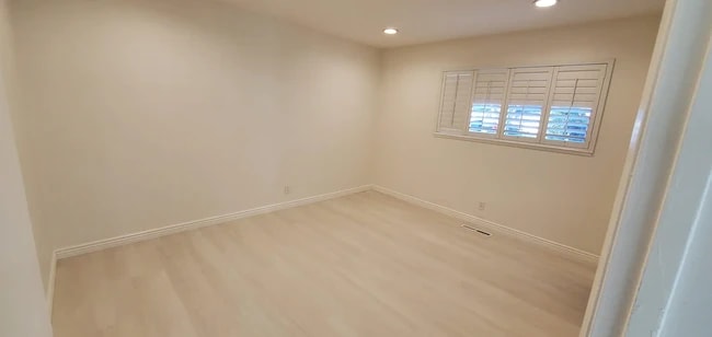 Photo - 806 Cashew Way