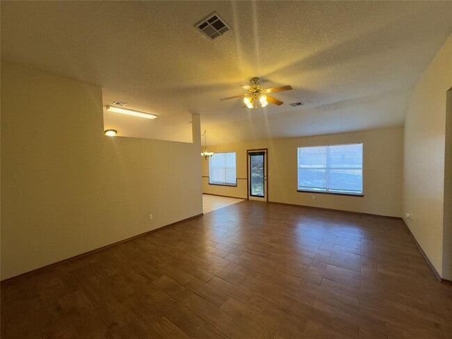 Photo - 623 Rimrock Rd