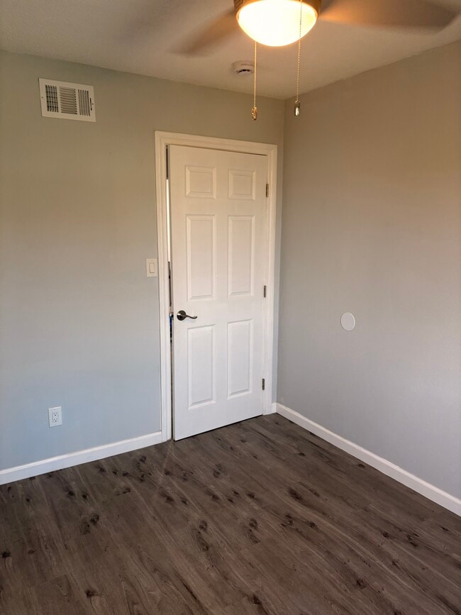 Photo - 23941 Landisview Ave
