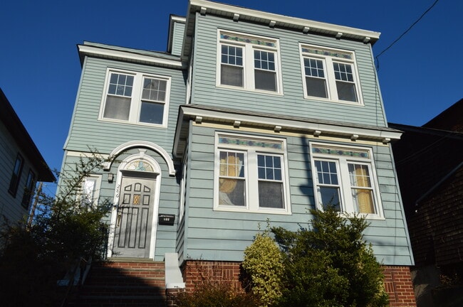 Building Photo - 286 Fulton Ave Unit 3