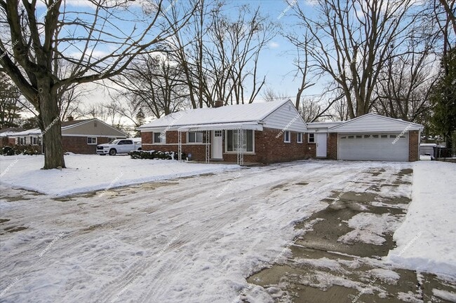 Photo - 28555 Stuart Ave