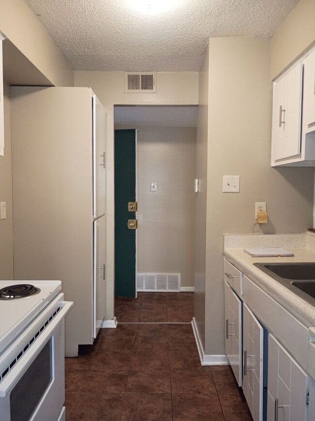 Photo - 4 Success Realty is now offering this 2-be...