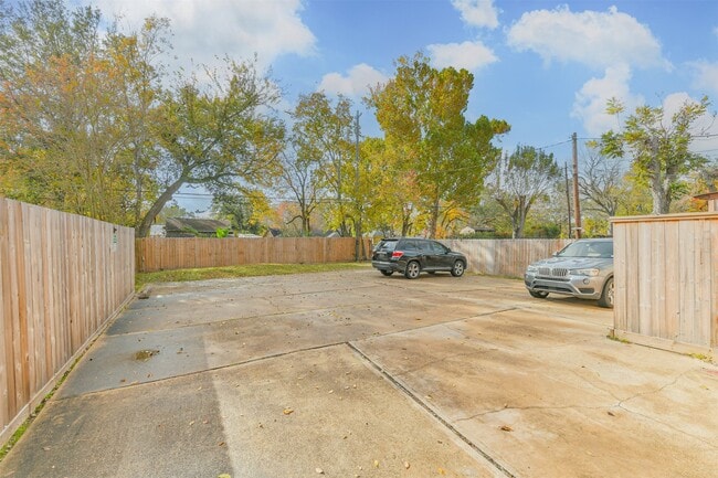 9217 Carousel Ln