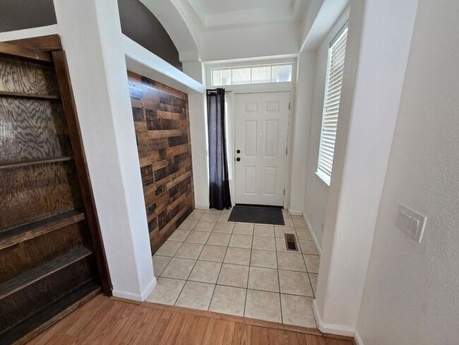 Photo - Stylish 4-Bedroom Home Near Red Hawk Golf ...