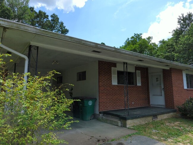 Building Photo - 1302 Ridgefield Cir Unit 1302 Ridgefield Cir Apt A