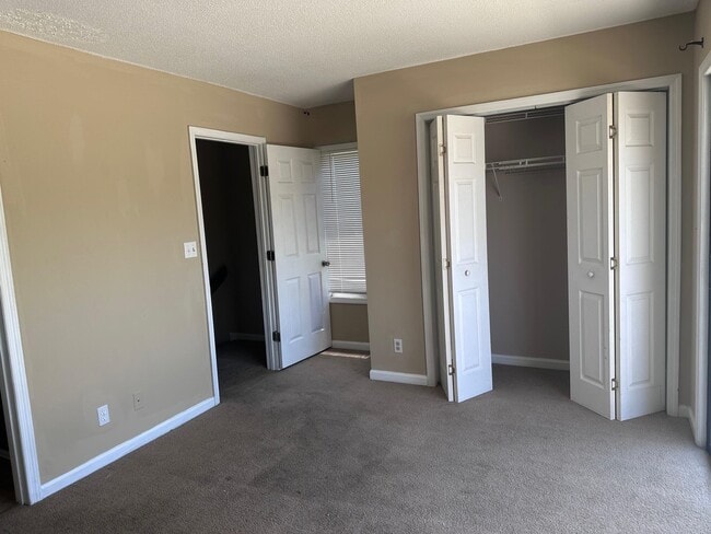 Photo - 401 Garden Dr