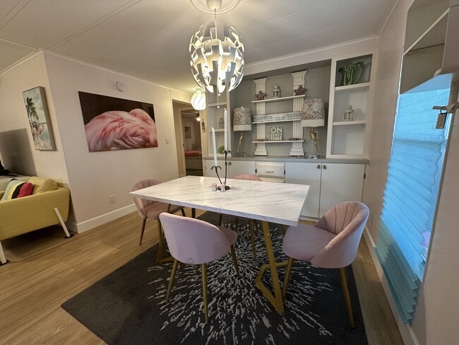 Photo - 283 Apricot St