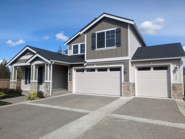 Building Photo - 930 Rainier Lp Rental