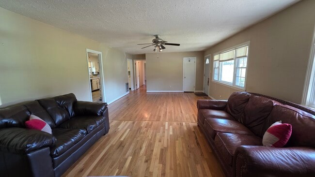 Photo - 5004 Holmes Ave NW