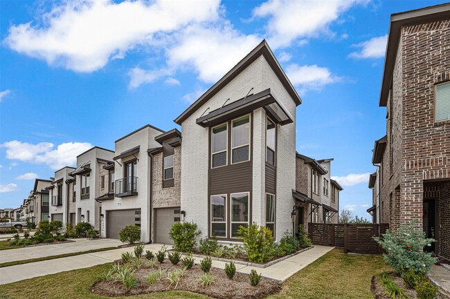 Photo - 16631 Lake Austin St