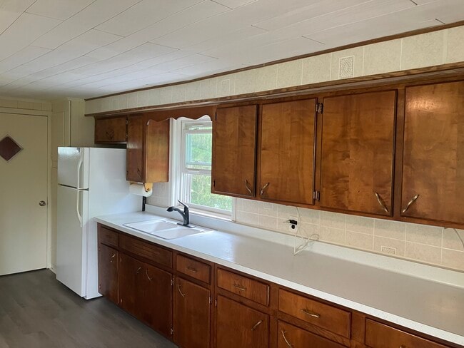 Kitchen - 6910 County Road 37 Unit 1