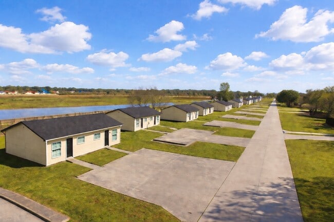 Building Photo - 1213 Kingston Dr