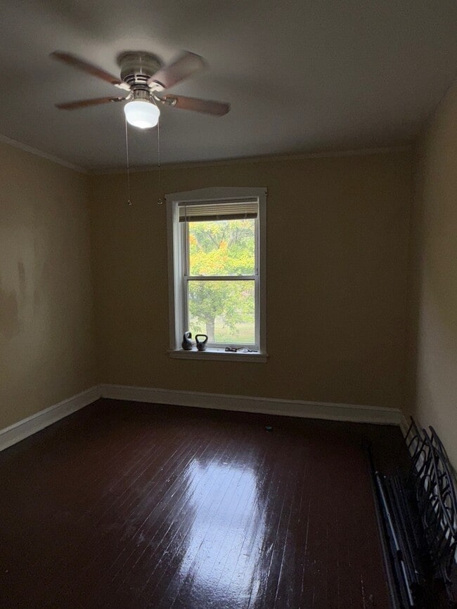 Photo - 715 W 57th St Unit 2