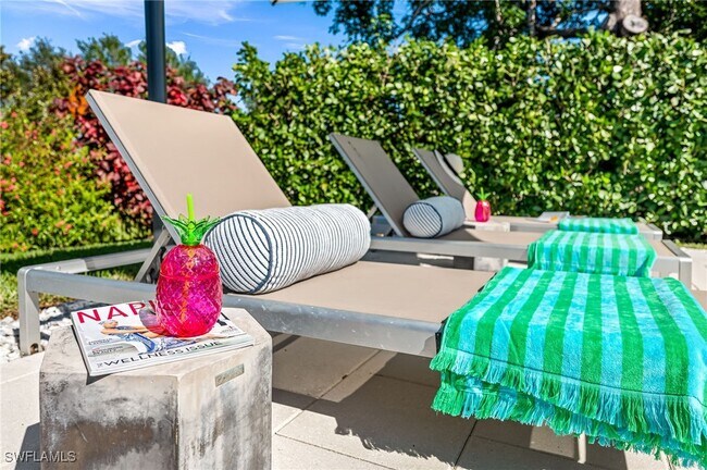 Photo - 10690 8th St N