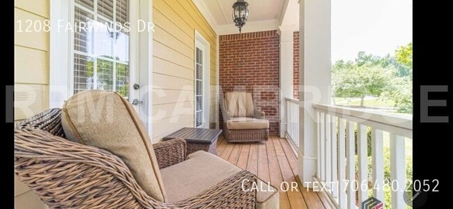 Photo - 1208 Fairwinds Dr