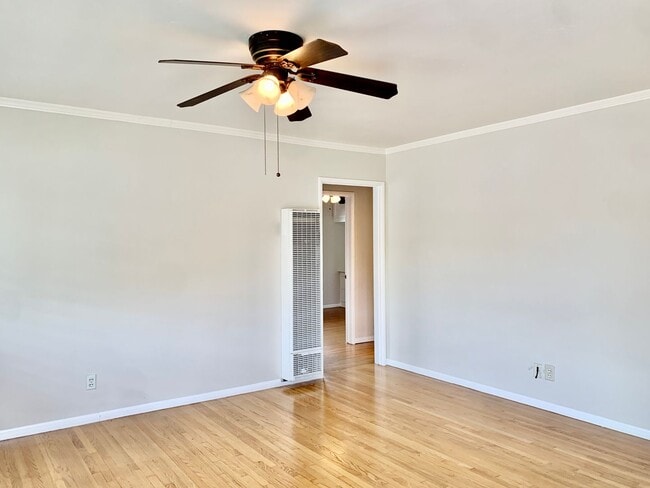 Photo - La Mesa - 3 Bedroom/2 bath House PLUS Detached Bonus Room, Garage and W/D