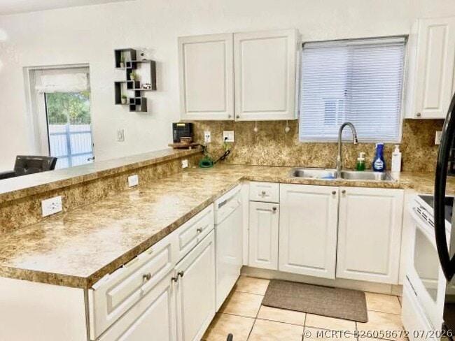 Photo - 18951 SW 113th Pl
