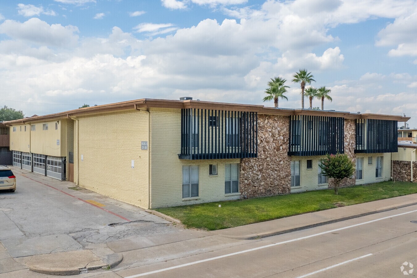 Photo - Palm Gardens