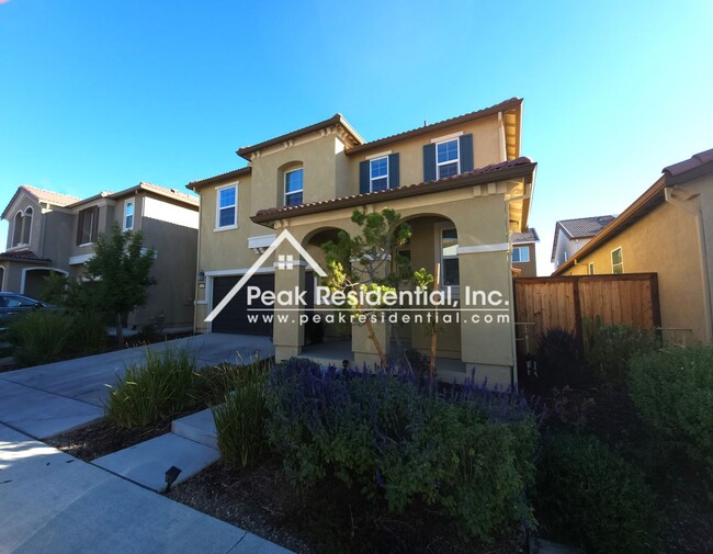 Building Photo - Newer North Natomas 3bd/2.5ba House with Loft & 2 Car Garage