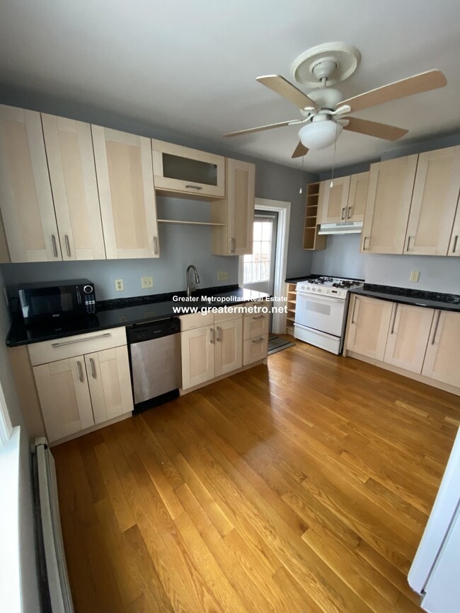 Photo - 532 E 4th St Apartments Unit 1