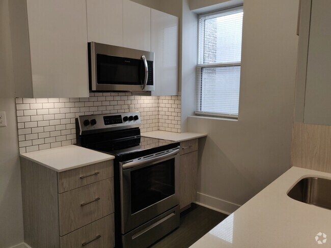 Building Photo - 36 Peterborough St Rental