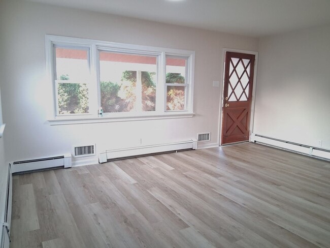 Photo - SINGLE HOUSE FOR RENT $2000
