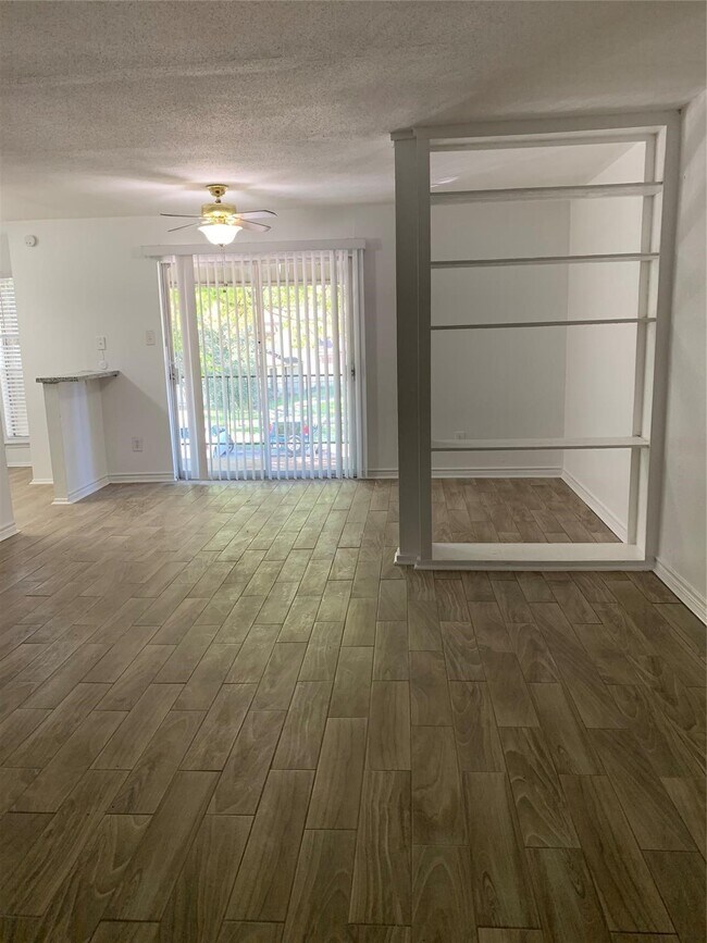 Photo - 5625 Antoine Dr Unit 708