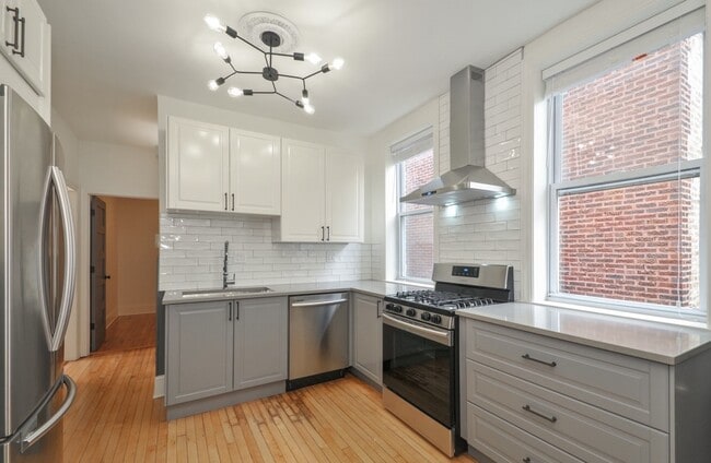 Photo - 1314 W Argyle St Unit 3