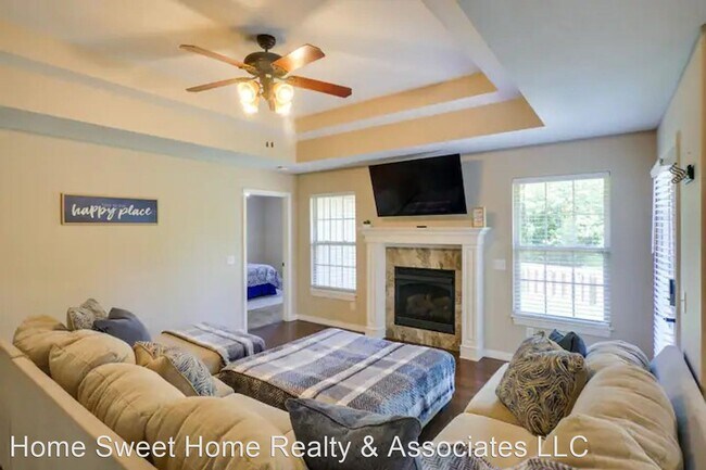 Photo - 4 br, 2 bath House - 1105 N Gretchen