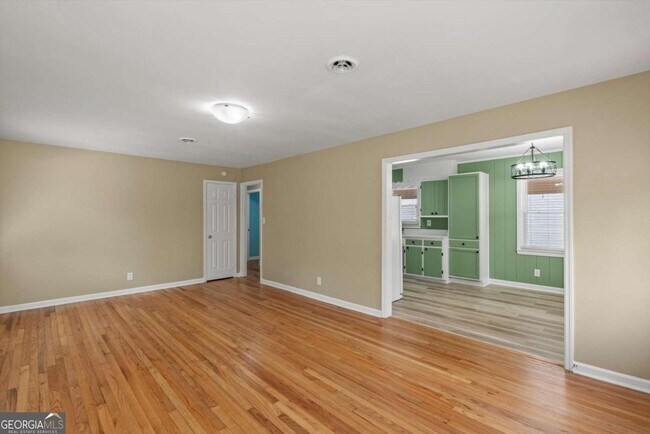 Photo - 628 S Evelyn Pl NW