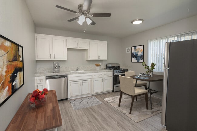 Building Photo - Park Place at Land Park Rental