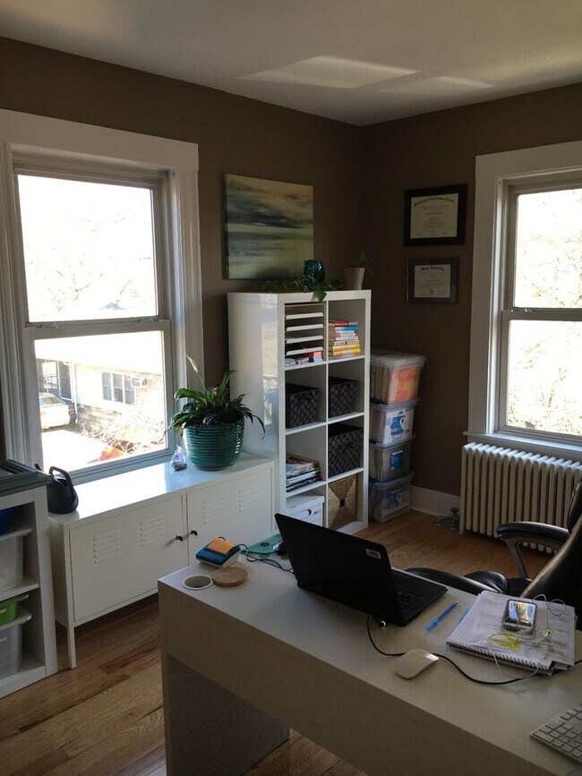 Photo - Fantastic, DE-LEADED 4-bedroom, 2.5 bathroom townhouse in Newton available for a summer move-in!