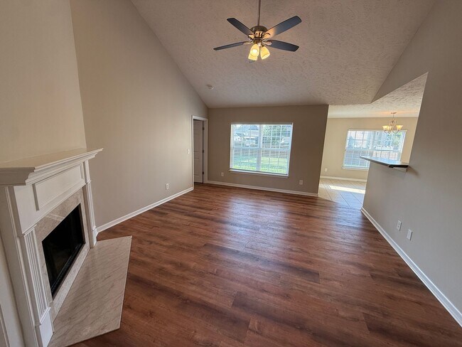 Photo - 1008 Shire Dr