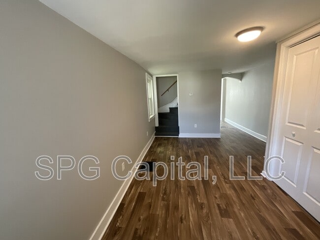 Photo - 251 Chambersburg St