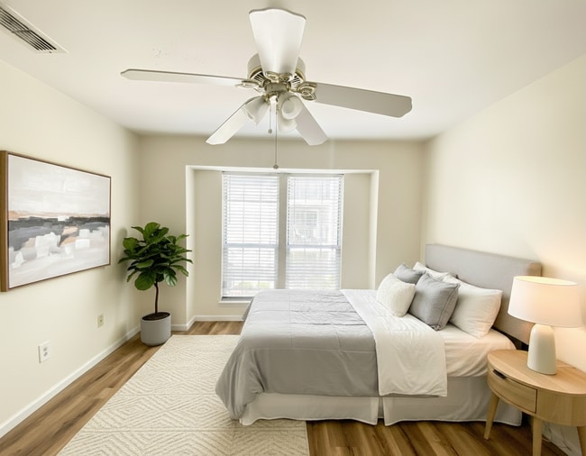 Photo - 635 Granville Ct Unit 635