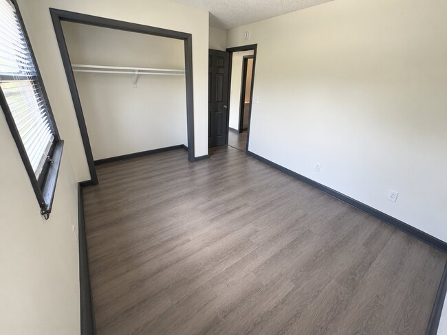 1809 Arlington Ave Unit 11