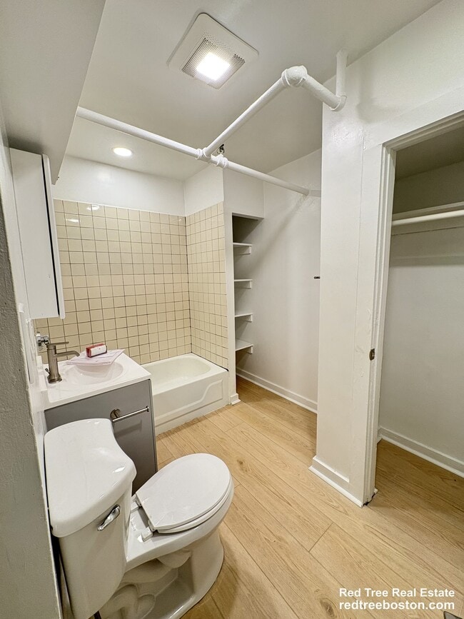 Photo - 19 Peterborough St Unit A