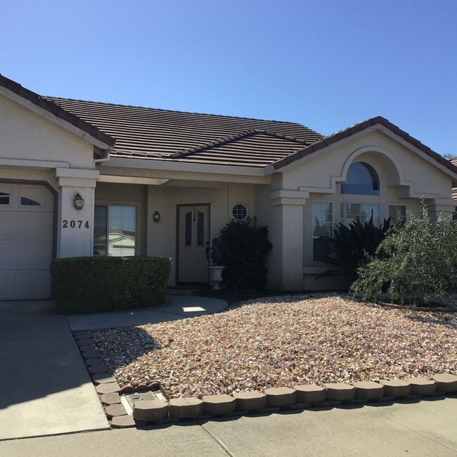 Building Photo - 4 Bedroom 2 Bath Home in Yuba City