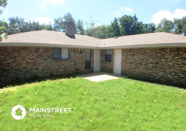 Photo - 419 Edmonds Way