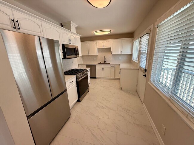 Photo - 517 Blossom Ln