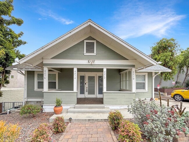 Charming 2BD/1BA Condo in University Heigh... - Charming 2BD/1BA Condo in University Heigh... Unit 4212