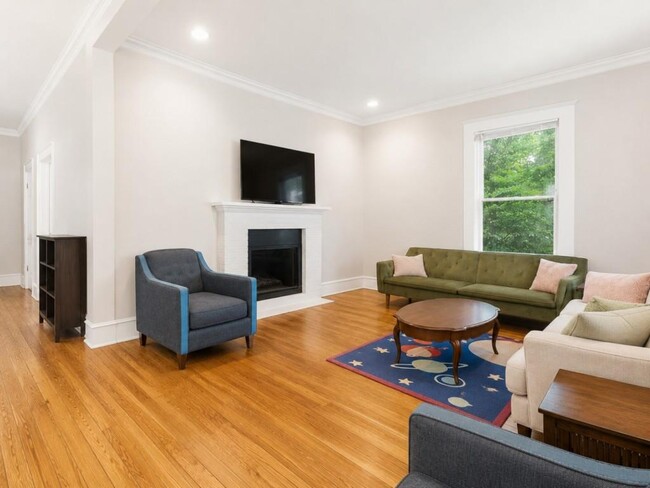 Photo - 515 Calhoun St NW