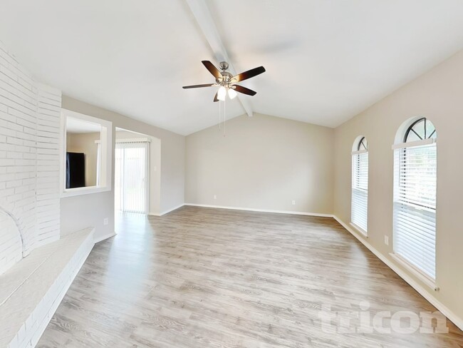 Photo - 7541 Christie Ln