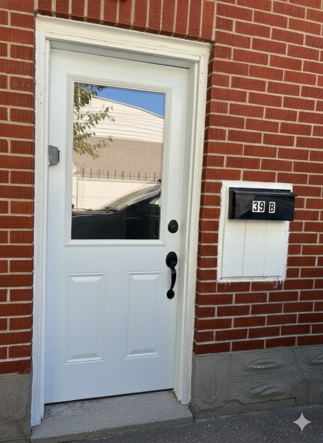 Photo - 39 Kelvin Ave